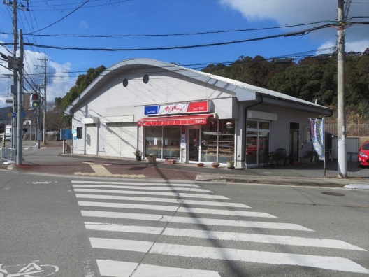 猪名川町南　県道68号　元クリーニング店　１Ｆ　貸店舗