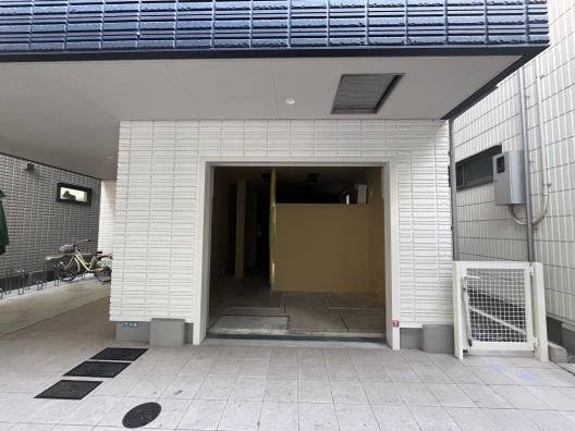 甲子園口　ほんわか商店街　築浅マンション　１Ｆ　貸店舗