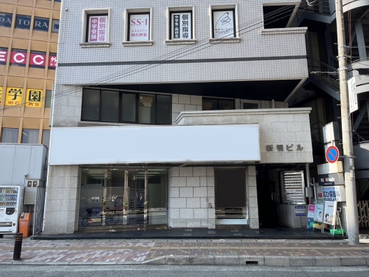 明石　駅近　間口良好　営業所　１Ｆ　貸店舗・事務所