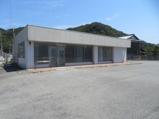 東姫路　県道402号沿い　元コンビニ　貸店舗