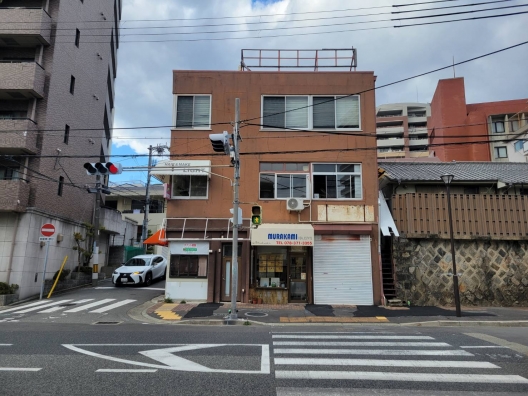 県庁前　山手幹線沿い　元持帰り専門店　１Ｆ　貸店舗